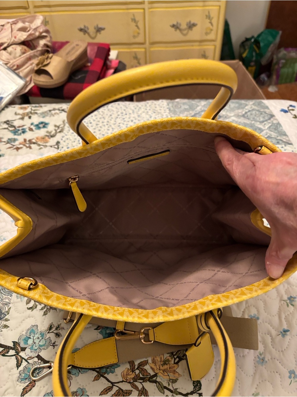 Michael Kors authentic ombre Yellow Trim Canvas Tote - Picture 13 of 16